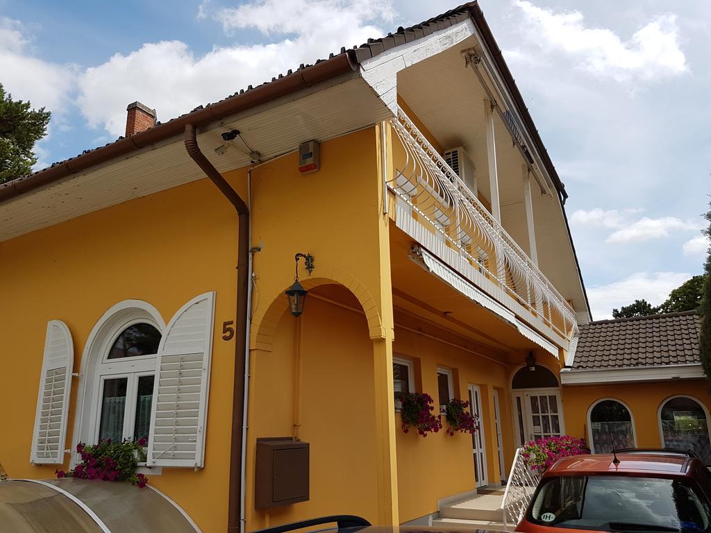 Hotel Ilona Vendeghaz Siófok Exterior foto